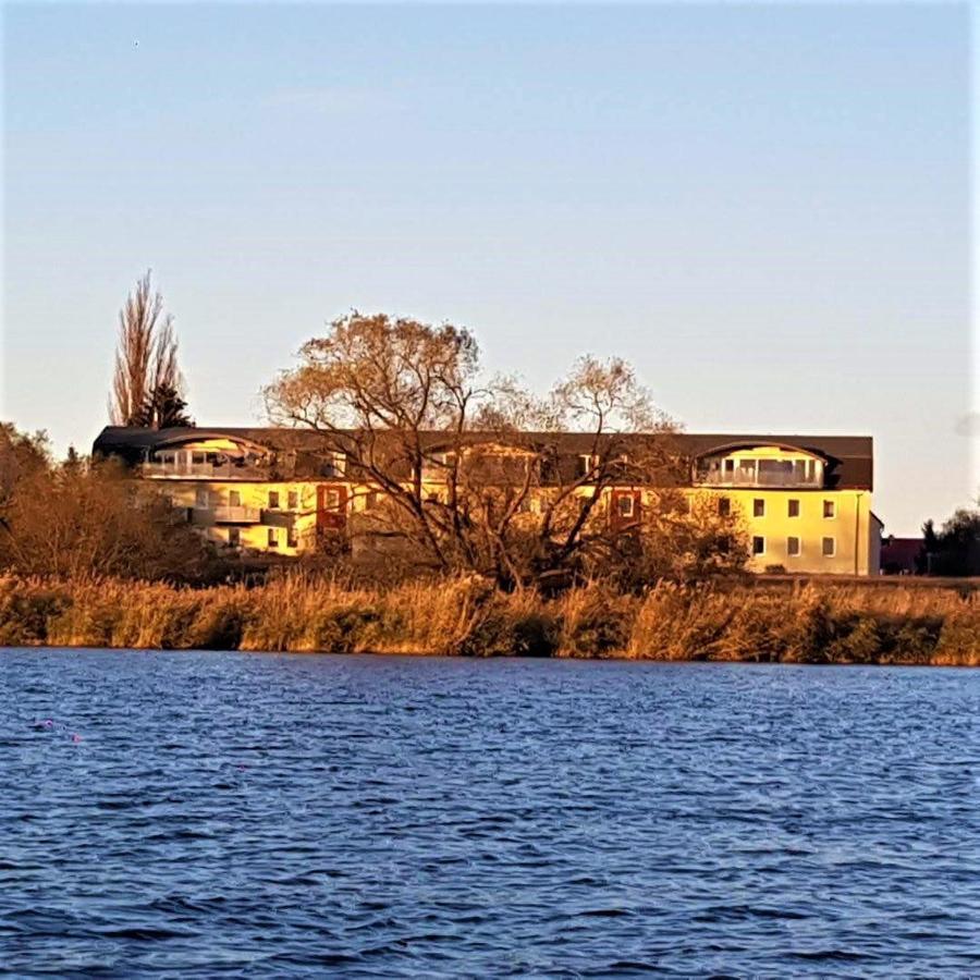 Ferienwohnung Mit Seeblick Brandenburg  Exteriör bild